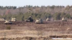 США та Румунія на навчаннях у Польщі показали, як будуть захищати танки від дронів й до цього є питання