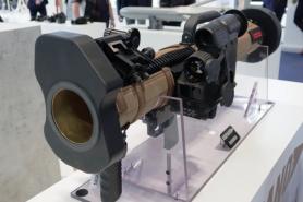 Іспанці показали новий багаторазовий розумний гранатомет, створений за досвідом війни в Україні 