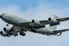 З повітряного дозаправника у "друшляк", з’явились перші фотографії KC-135 після зустрічі з іранською балістикою