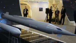 Туреччина на IDEF 2025 вперше показала аеробалістичну ракету 300 ER під F-16 та Akinci, яка може бити аж на 500 км