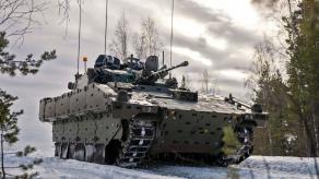 Не пройшло і місяця з набуття готовності, а БМП Ajax вже забороняють використовувати через масові травми військових