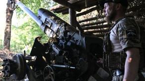 Навіщо кадирівці зняли колеса на своїй причіпній гаубиці Д-30 та наскільки це допомагає в бою
