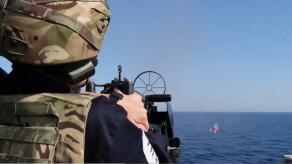 Британський авіаносець відбився від "помідора-вбивці" по дорозі до Австралії (відео)
