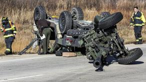 Як у США перекидання Humvee на дах стало проблемою та як General Motors хоче це вирішити у новій автівці