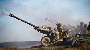 Раніше Україні постачали 105-мм L119 та локалізують, а тепер британці мають проблеми із запчастинами до "сестри" - L118