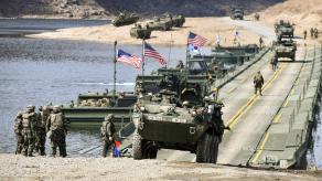 Чи може Україна отримати "майже безкоштовні" ББМ Stryker, якщо від них відмовиться Польща, і які є нюанси