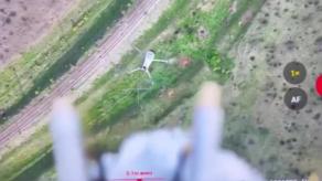 Ворог почав використання дронів-мисливців з сітками для полювання на українські БПЛА