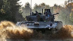 Епопею навколо проблемної БМП Ajax готові закінчити "будь-яким потрібним рішенням" і невже броньовики дійсно спишуть