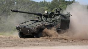 Новітні німецькі САУ RCH 155 прибудуть до України за кілька місяців, якщо буде вирішено питання з "Кропивою"