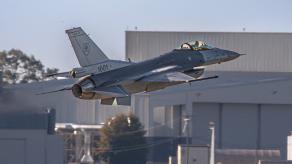 США знадобилось 7 років щоб зробити для Словаччини 14 винищувачів F-16 Block 70