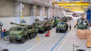 Що взагалі з артилерії є в Індонезії, яка хоче більше французьких САУ CAESAR, перевірених у боях