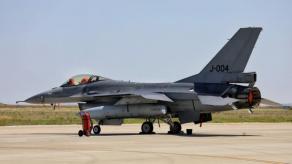 Румунія офіційно отримає від Нідерландів 18 F-16 для навчання пілотів ЗСУ, але там буде "підводний камінь"