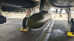 США вперше використали новітню протибункерну бомбу GBU-72/B, щоб відкрити Ормузьку протоку