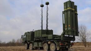 ЗСУ отримали 11-й ЗРК Iris-T SLM, який може збивати російські дрони на великій висоті, та скільки ще передадуть у 2026 році