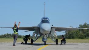 "Летючі парти" FA-50GF ефективні на фоні польських F-16, тож їх не модернізовуватимуть до рівня винищувача