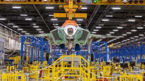 Поки з Францією по винищувачах у німців поки нічого не ясно, у США для них на фінальну збірку вже вийшов перший F-35