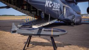 Робити залп дешевими крилатими ракетами з літака-бестселера - Barracuda-500M інтегрують на бразильський C-390 Millennium