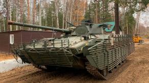 У РФ визнали, що БМД-4М практично не має броні, але чи змогли вони це виправити додатковим захистом
