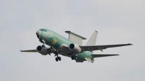 Британці забули про Harrier та Sherpa, тож брешуть, що E-7 Wedgetail є перші виготовлені ними літаки для США з Другої світової