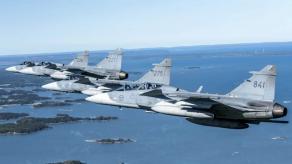 Шведи кажуть, що нові Gripen E для України будуть лише після війни, але готові говорити про постачання старих швидше