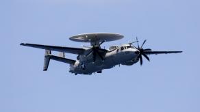 Щоб не пропускати російські дрони Польщі "впарюють" літак ДРЛВ E-2D, але які нюанси в цієї історії