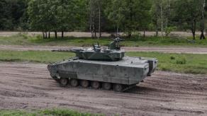 На виробництво в Україні БМП Lynx досі не дали грошей, тож поки передадуть тільки п'ять штук
