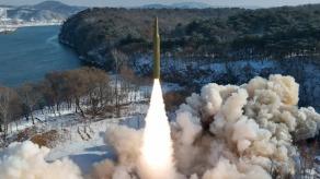 КНДР провалила тести гіперзвукової ракети після чергової "сміттєвої" атаки по Південній Кореї
