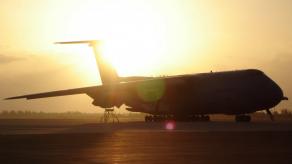Це дійсно проблема, що C-17 мають літати ще аж 50 років, і коли з’явиться заміна