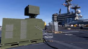 У ВМС США відпрацювали ерзац-посилення кораблів бойовими лазерами, які просто закріплять на палубі ланцюгами