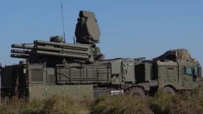 РФ таки показала "Панцирь-С1М" на шасі МЗКТ, один з яких уже втратила біля Маріуполя