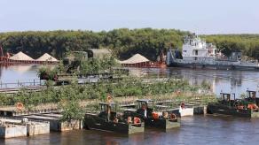 Рашисти везли на баржі підкріплення в Херсон, але після 