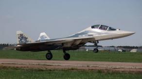 Двомісного Су-57, схоже, мало для успішних продажів, і рашисти обіцяють озброїти літак "до зубів" для покупців