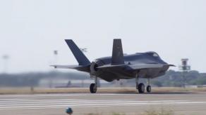 Для боротьби з Су-57, ударів ракетами та використання ядерних бомб - у небо піднявся перший F-35 для Німеччини