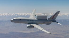Навіщо скасований літак ДРЛВ E-7 Wedgetail навчили керувати безпілотними винищувачами MQ-28