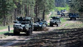 США хочуть "безкоштовно подарувати" БТР Stryker Польщі та невже Україні в результаті нічого не перепаде
