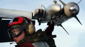 AIM-9X Block II на експорт коштує близько 1 млн доларів, AIM-120C-8 втричі дорожче 