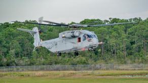 Морська піхота США отримала першу ескадрилью новітніх важких вертольотів CH-53K 