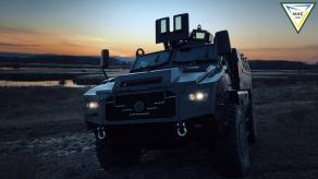 Що за новий український броньовик з найвищим захистом - MAC OWL, за яким стоїть Mbombe 4 з Африки
