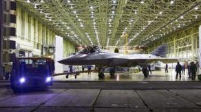 Літака Су-57 у версії MUM-T не існує навіть у прототипі, але його знову пропихують Індії на противагу Rafale