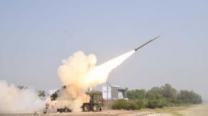 Перша партія керованих ракет до РСЗВ Pinaka, на які поклала око Франція, пішла до Вірменії раніше ніж до Індії