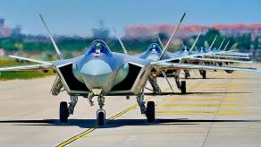 Пекін вичистив з історії прізвище головного конструктора китайського винищувача п'ятого покоління J-20, є два варіанти за що