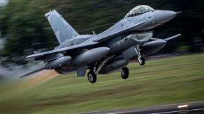 США знадобилось 7 років щоб зробити для Словаччини 14 винищувачів F-16 Block 70