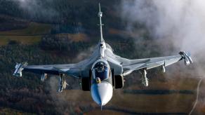 На стандартний JAS 39E Gripen встановили штучний інтелект і він вже у третьому польоті провів повітряний бій проти людини