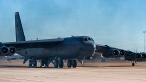 Аби бомбардувальники прослужили за 100 років, нові двигуни до B-52 надійдуть на випробування вже у 2027 році