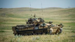 Оголошено, коли Велика Британія зніме всі 400 БМП Warrior з озброєння: чи слід на них розраховувати Україні