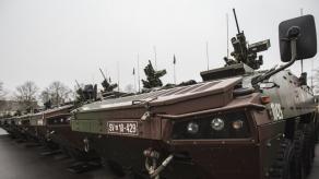 Словенія остаточно обрала замість німецьких Boxer фінські Patria AMV і ця історія - справжня "Санта-Барбара"