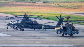 Чи може AH-64 Apache злітати зі стадіону та збивати БПЛА й вертольоти ворога