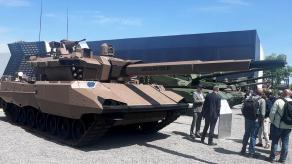 Що за танк CAPINT на шасі німецького Leopard, який може замінити французькі Leclerc та в чому буде його найбільша проблема