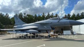 Невже винищувач, який збив Rafale, хочуть мати і в Азербайджані, де представили J-10CE у незвичному для Китаю вигляді