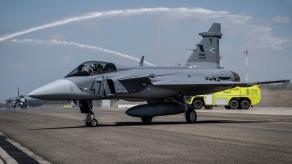 Скільки часу знадобилось Saab на постачання Угорщині чотирьох нових Gripen C/D та скільки вони прослужать